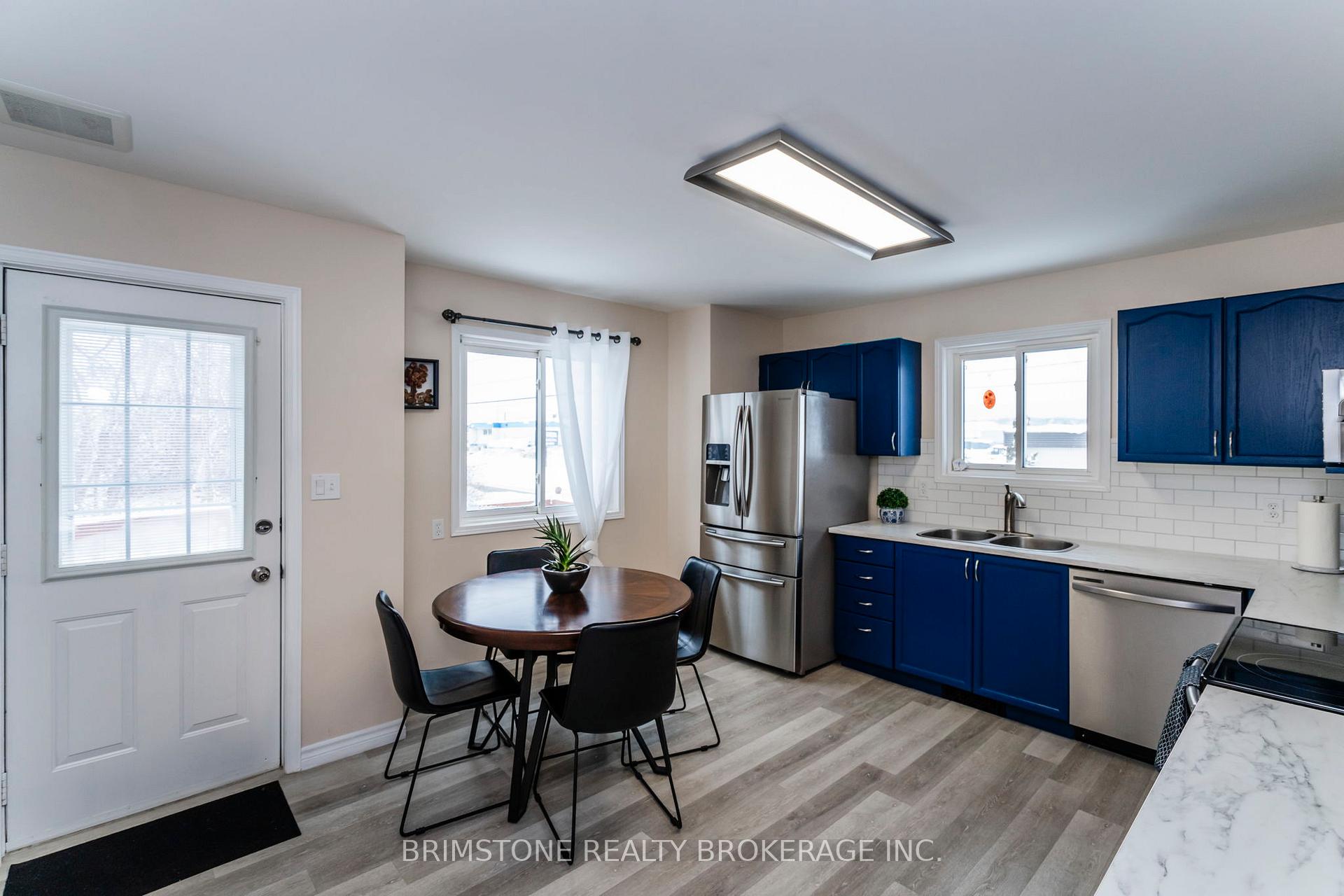 Photo 3 of 1 Keith Street, Orillia — HOMEH