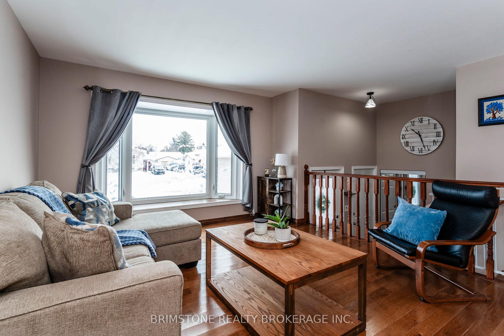 Photo 7 of 1 Keith Street, Orillia — HOMEH