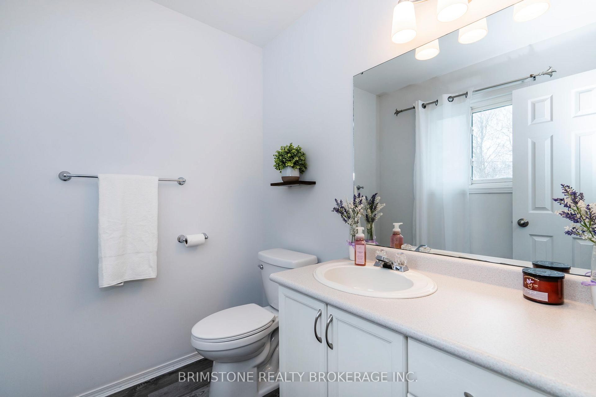 Photo 10 of 1 Keith Street, Orillia — HOMEH