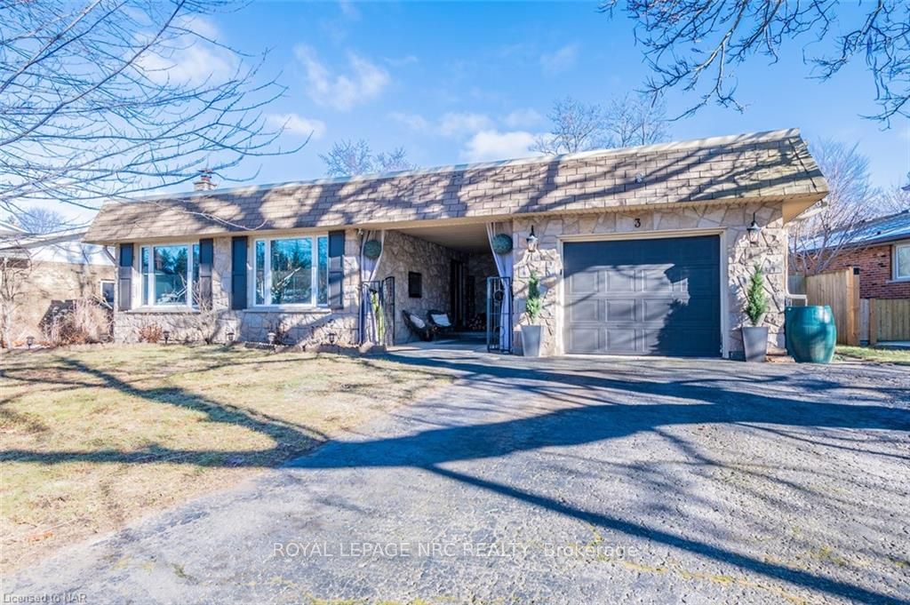 Photo 3 of 3 Vinemount Drive, Pelham, Fonthill — HOMEH