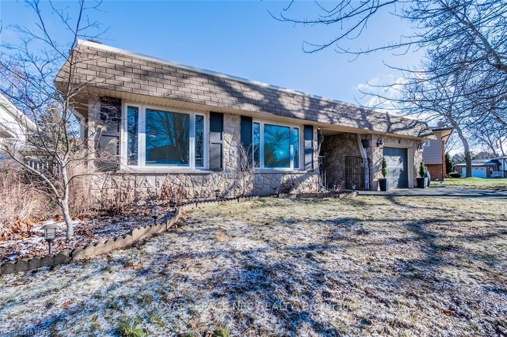 Photo 4 of 3 Vinemount Drive, Pelham, Fonthill — HOMEH