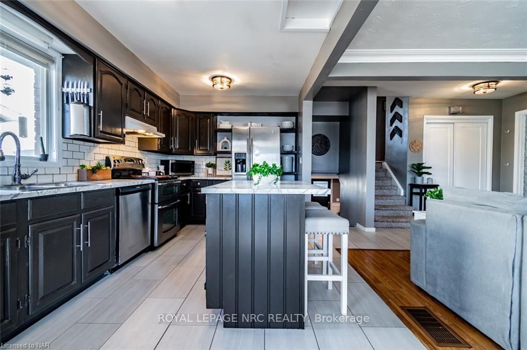Photo 10 of 3 Vinemount Drive, Pelham, Fonthill — HOMEH