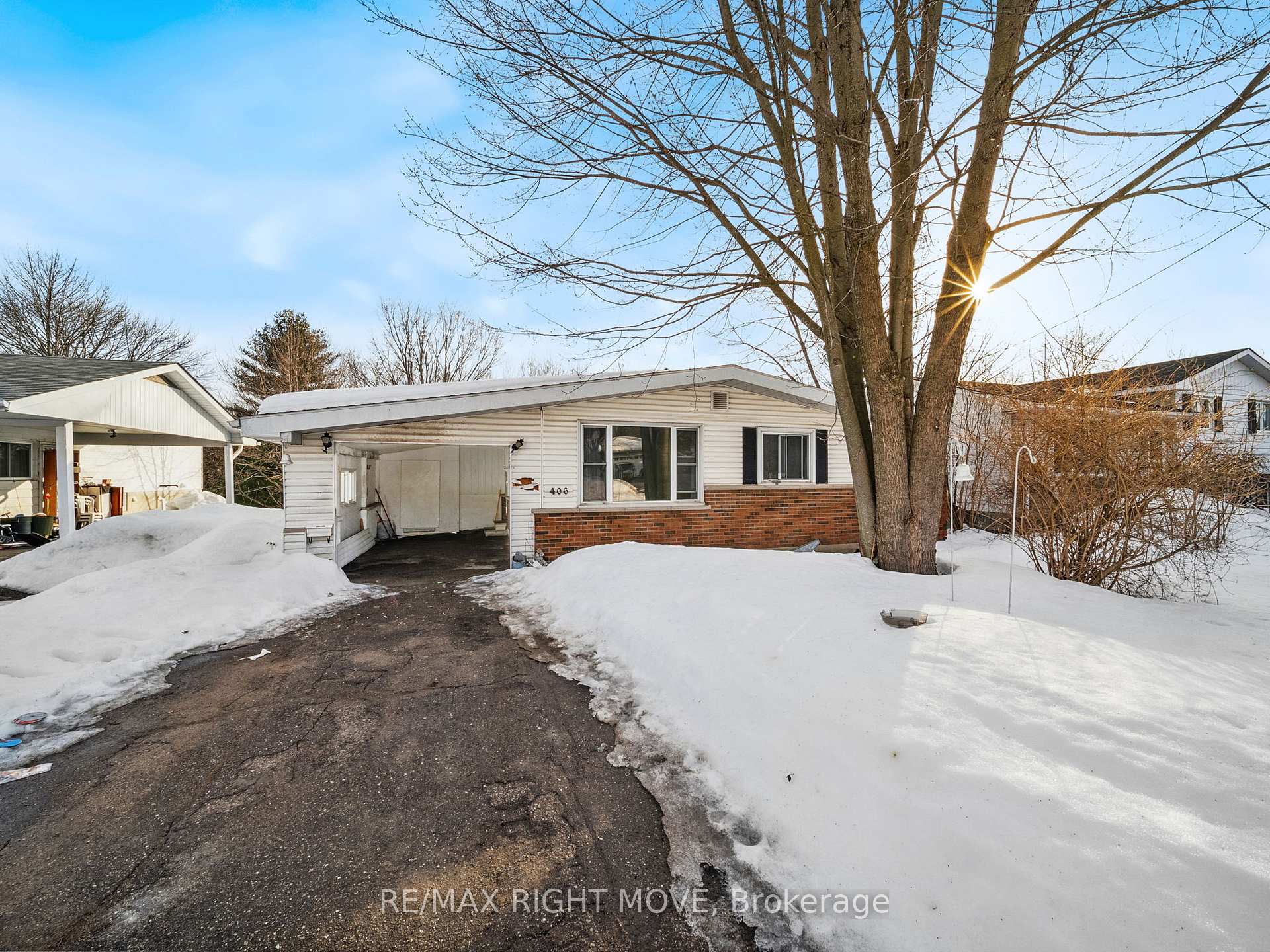 Front of 406 Sundial Drive