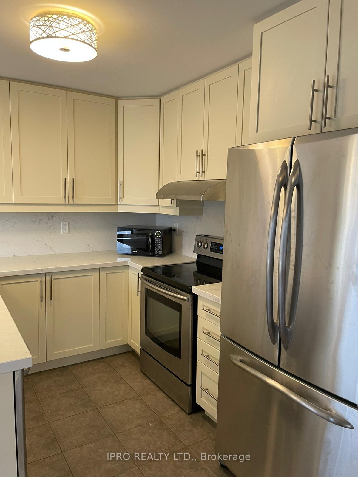 Photo 8 of 33 Ruhl Drive, Milton, Willmott — HOMEH
