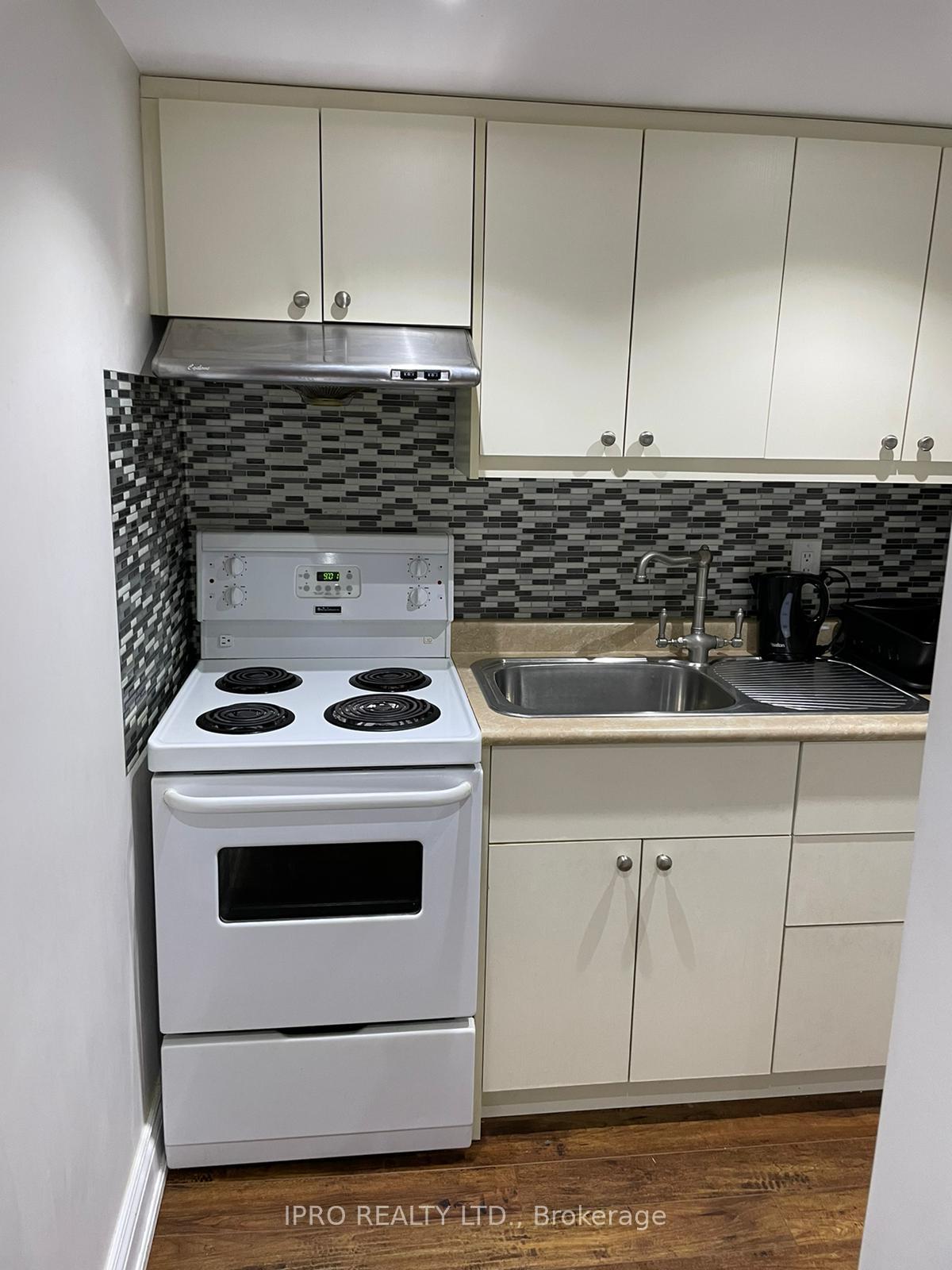Photo 5 of 33 Ruhl Drive, Milton, Willmott — HOMEH