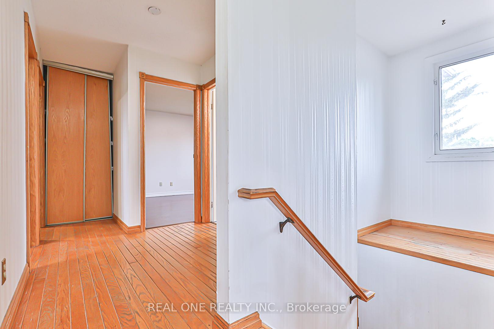 Photo 26 of 120 Lowe Boulevard, Newmarket, Huron Heights-Leslie Valley — HOMEH