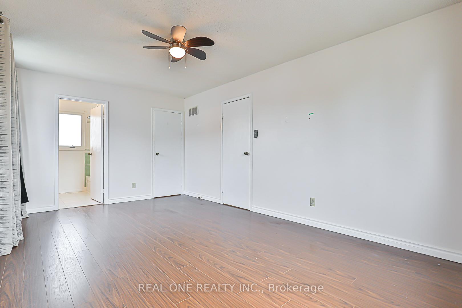 Photo 28 of 120 Lowe Boulevard, Newmarket, Huron Heights-Leslie Valley — HOMEH