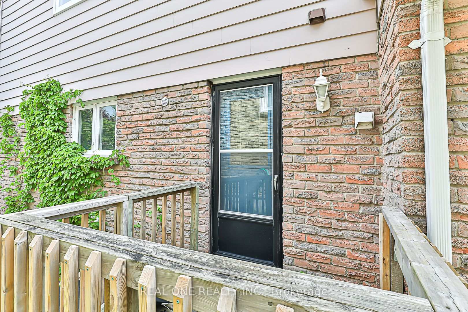 Photo 47 of 120 Lowe Boulevard, Newmarket, Huron Heights-Leslie Valley — HOMEH