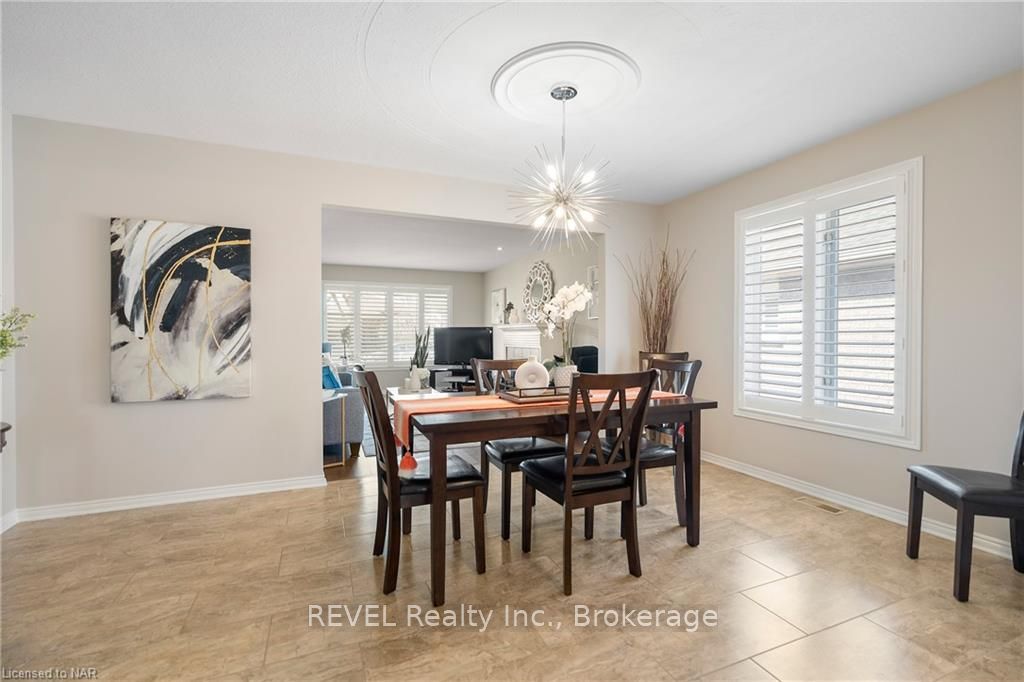 Photo 12 of 23 Tanner Drive, Pelham, Fonthill — HOMEH