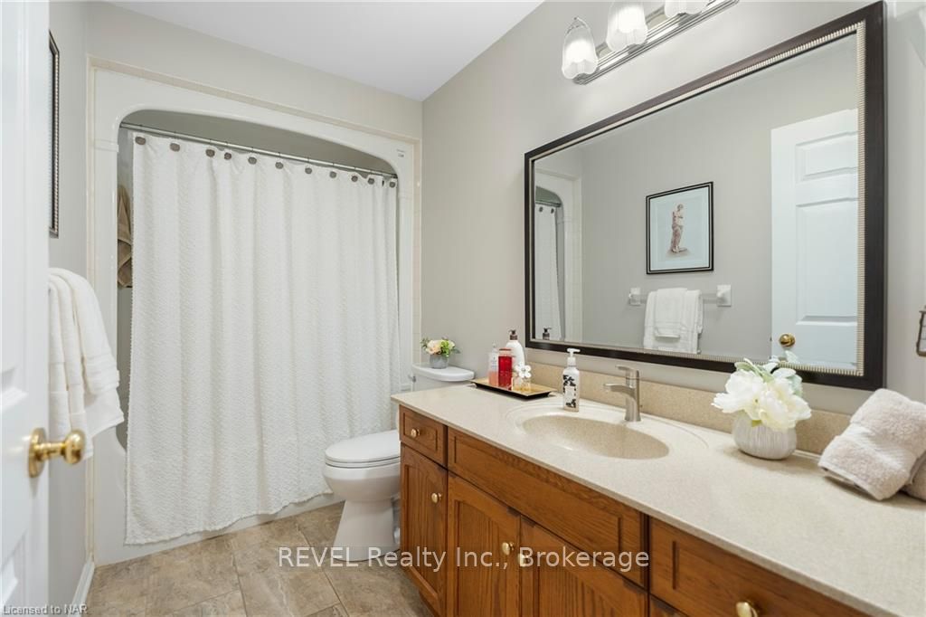 Photo 22 of 23 Tanner Drive, Pelham, Fonthill — HOMEH