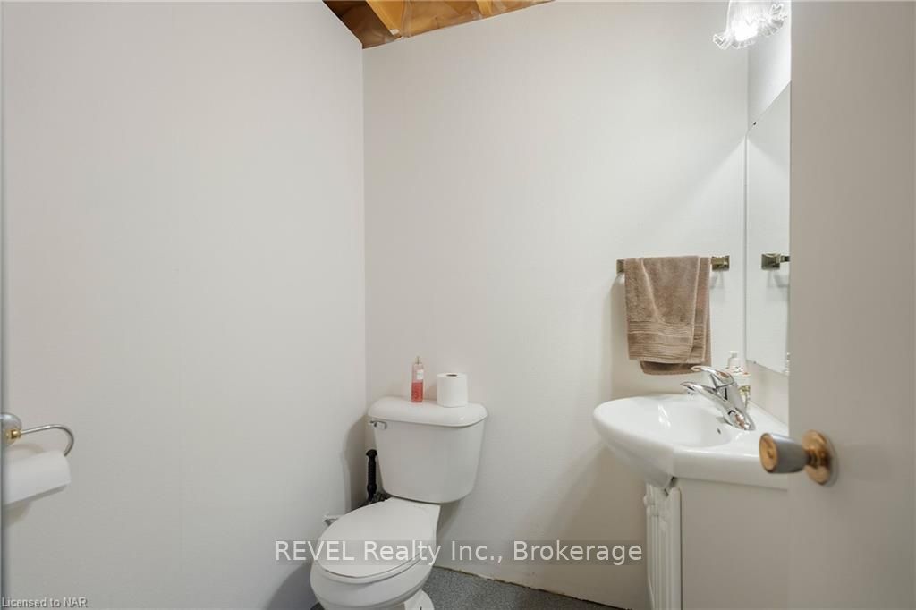 Photo 24 of 23 Tanner Drive, Pelham, Fonthill — HOMEH