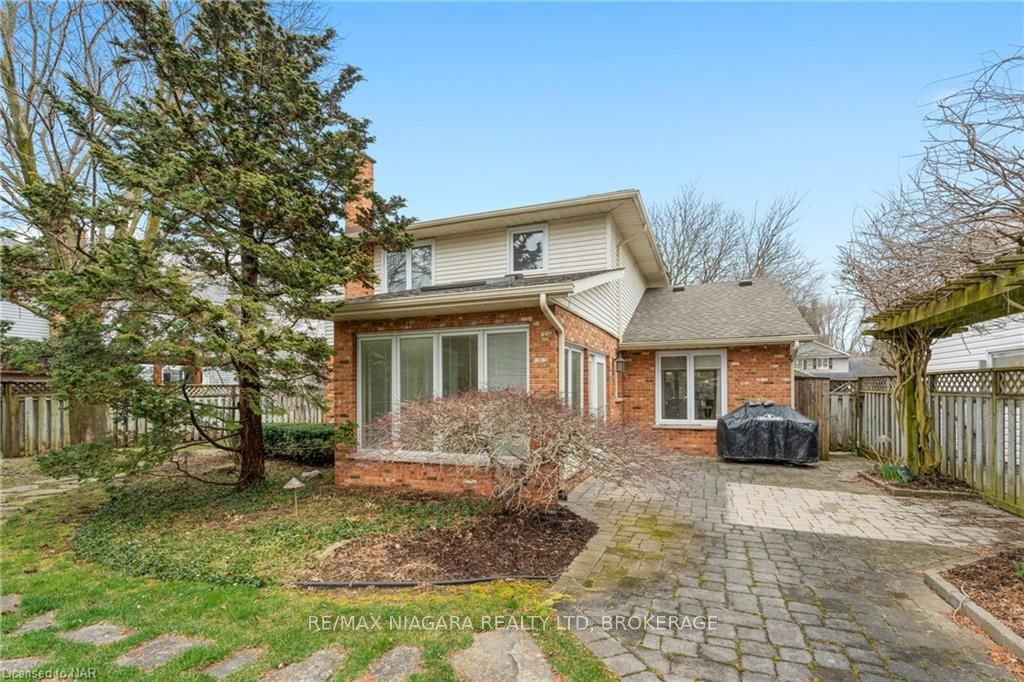 Photo 35 of 3 Townsend Circle, Pelham, Fonthill — HOMEH