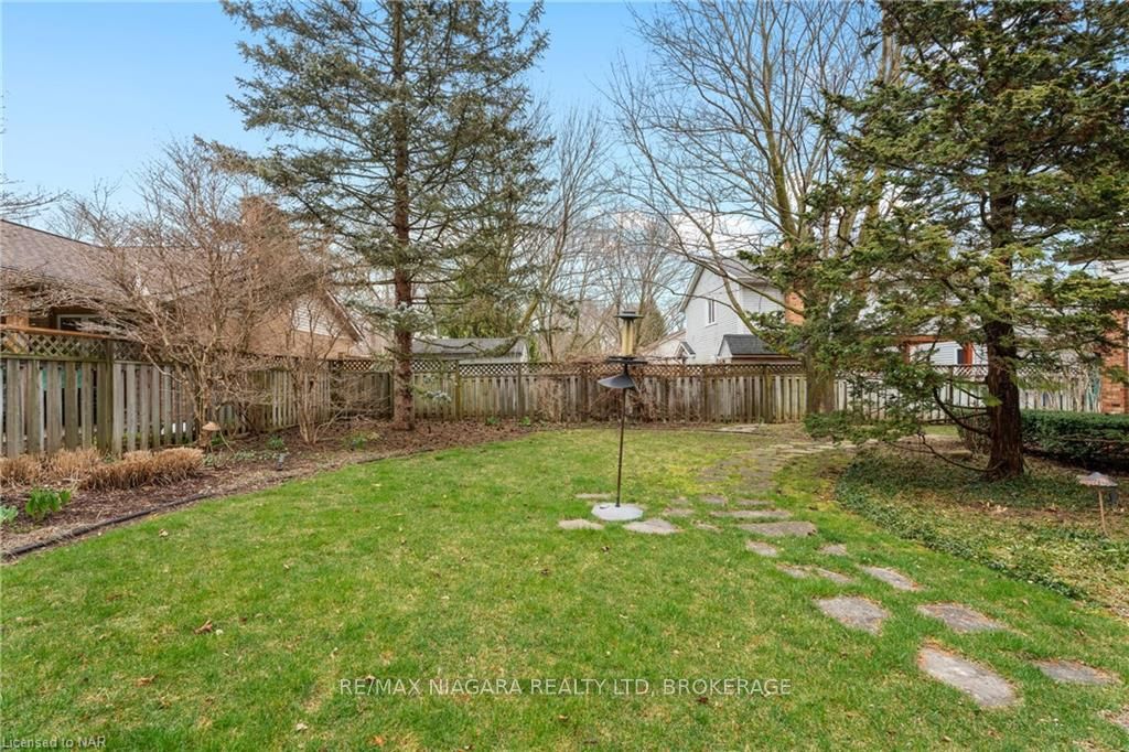 Photo 40 of 3 Townsend Circle, Pelham, Fonthill — HOMEH