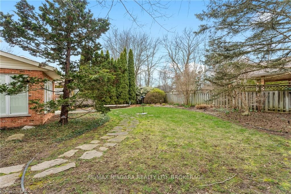 Photo 46 of 3 Townsend Circle, Pelham, Fonthill — HOMEH