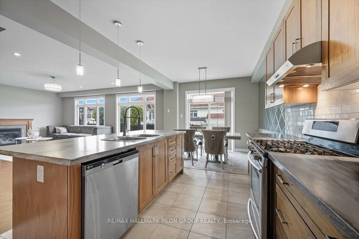 Photo 6 of 502 Strasbourg Street, Ottawa, Avalon West — HOMEH