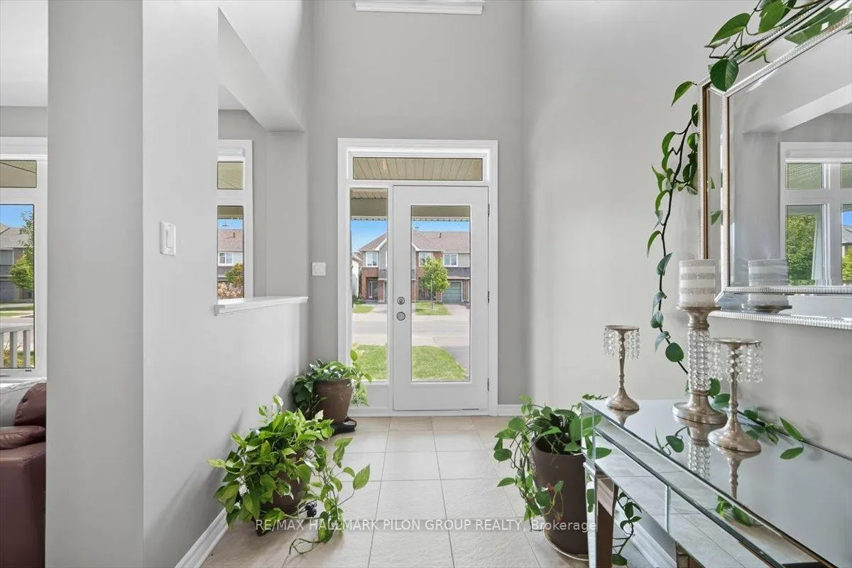Photo 12 of 502 Strasbourg Street, Ottawa, Avalon West — HOMEH