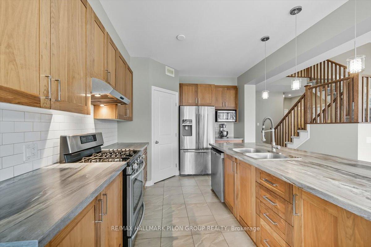 Photo 5 of 502 Strasbourg Street, Ottawa, Avalon West — HOMEH