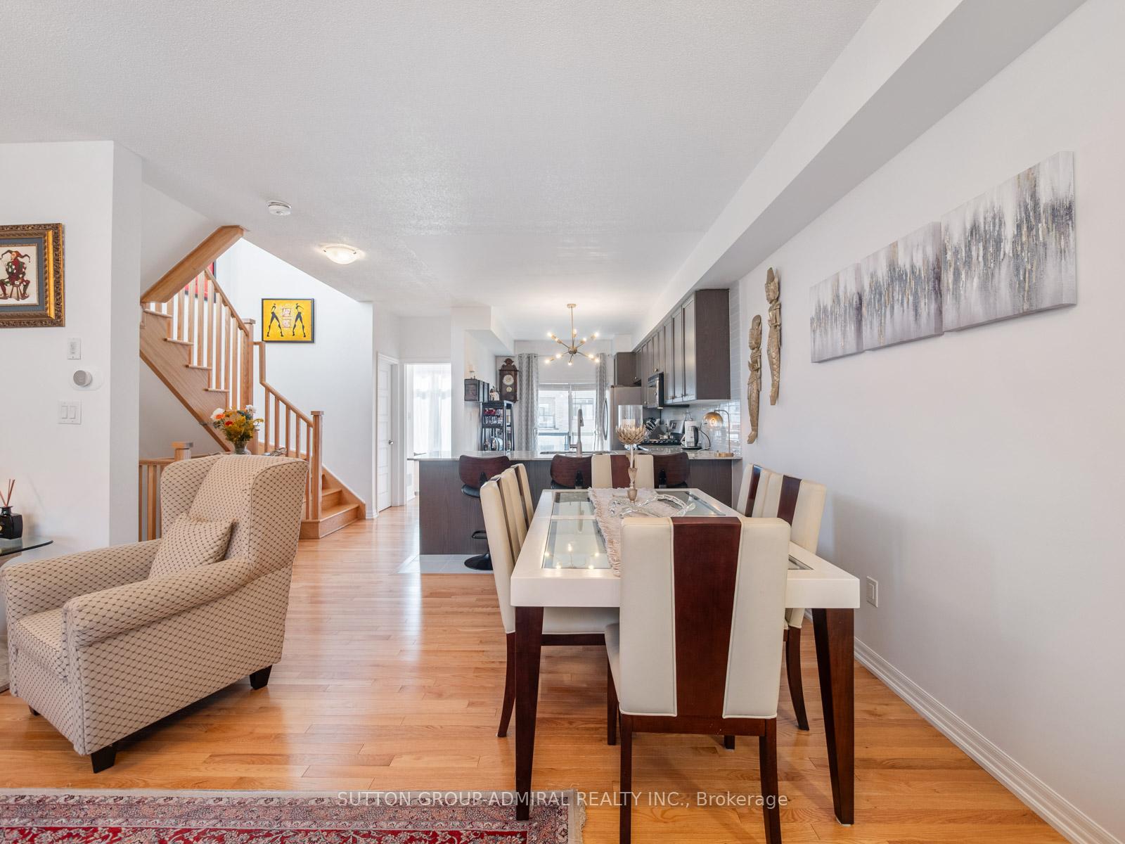 Photo 12 of 6 Vantage Loop, Newmarket, Woodland Hill — HOMEH