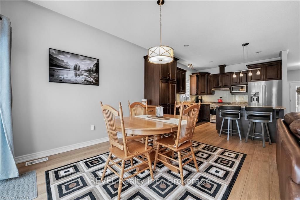 Photo 8 of 12 Cooper Court, Pelham, Fonthill — HOMEH
