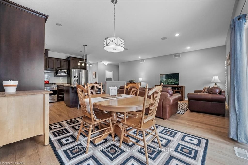Photo 9 of 12 Cooper Court, Pelham, Fonthill — HOMEH
