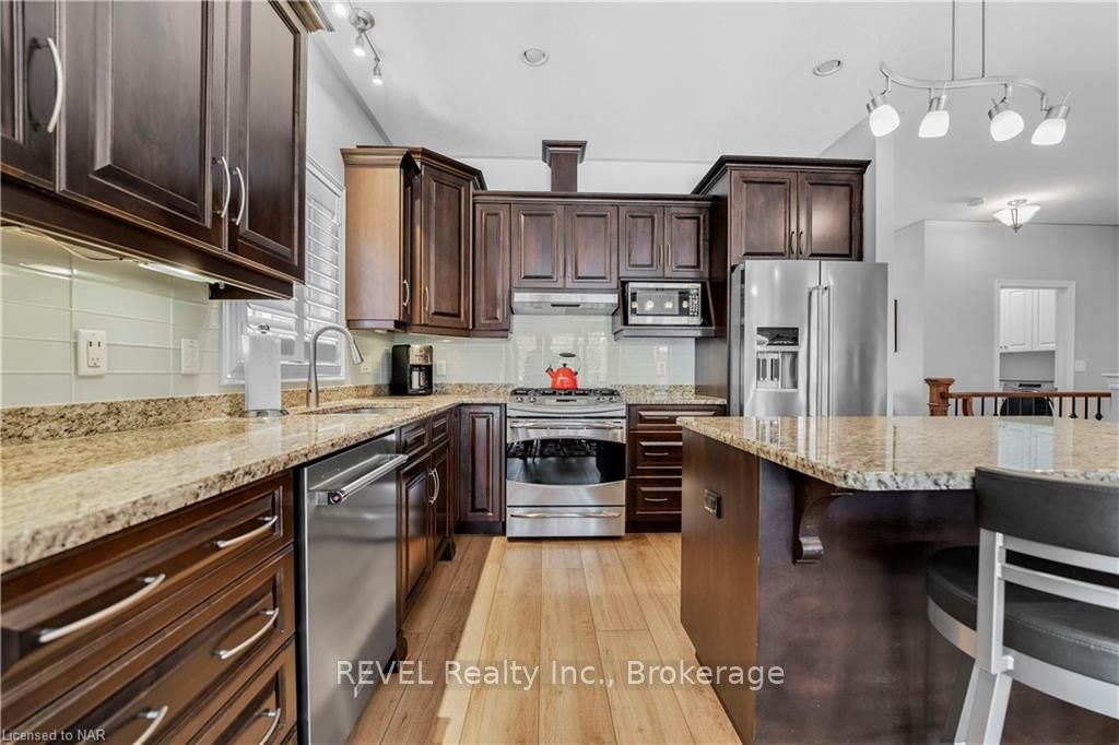 Photo 11 of 12 Cooper Court, Pelham, Fonthill — HOMEH