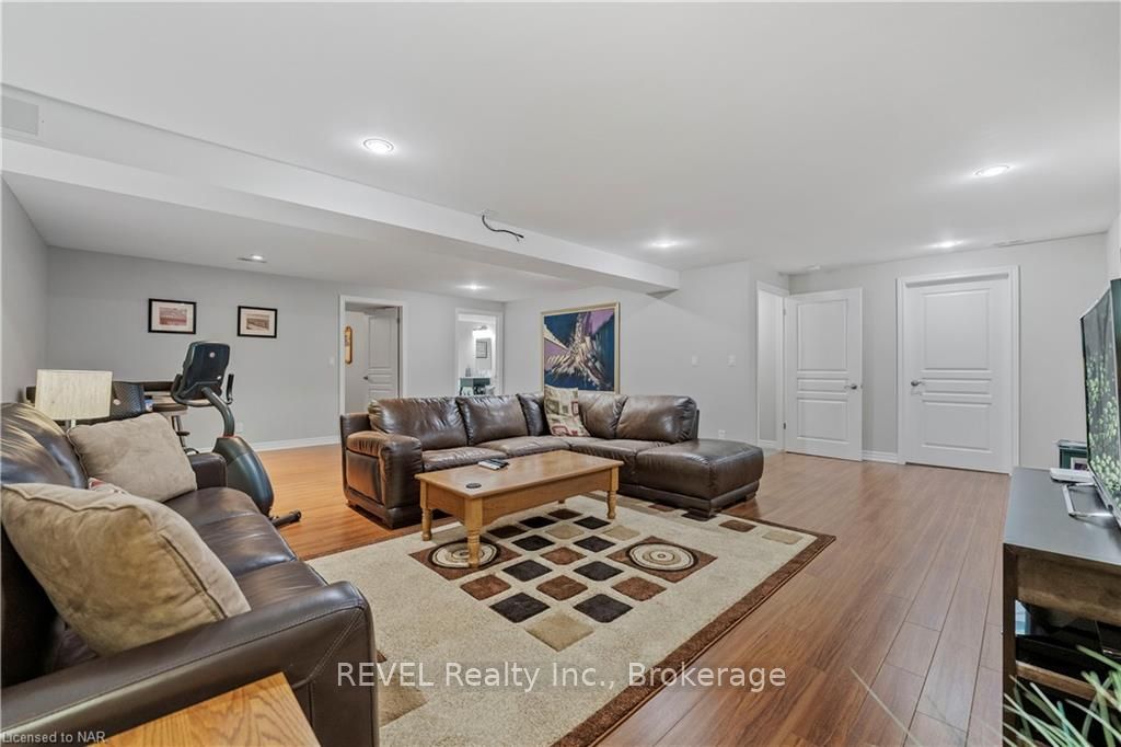 Photo 33 of 12 Cooper Court, Pelham, Fonthill — HOMEH