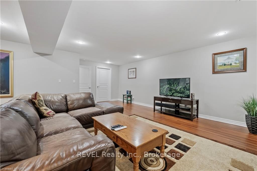 Photo 34 of 12 Cooper Court, Pelham, Fonthill — HOMEH