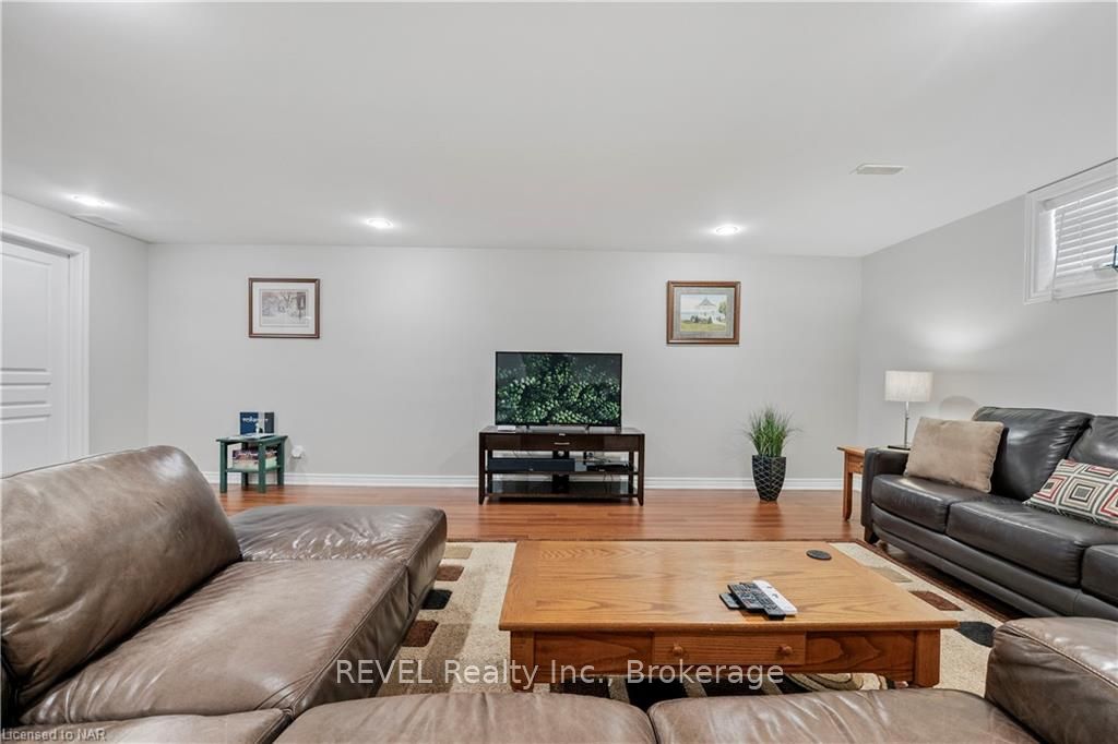 Photo 35 of 12 Cooper Court, Pelham, Fonthill — HOMEH