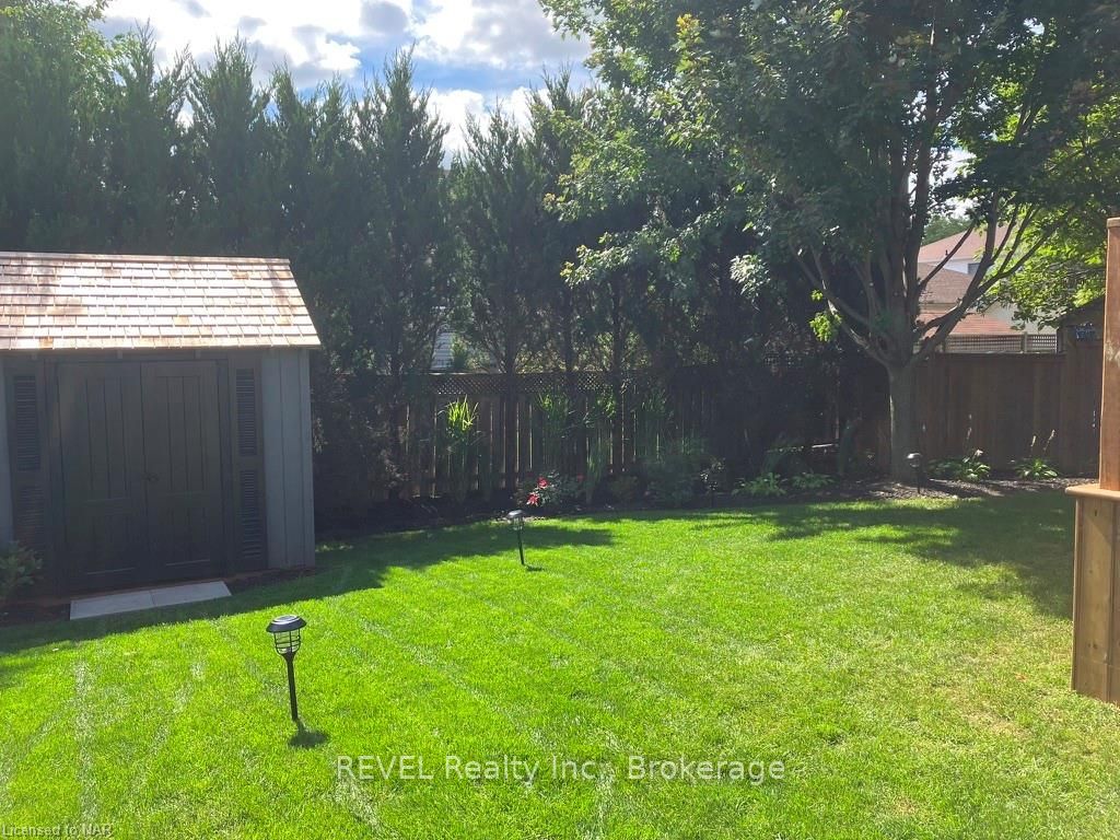 Photo 48 of 12 Cooper Court, Pelham, Fonthill — HOMEH