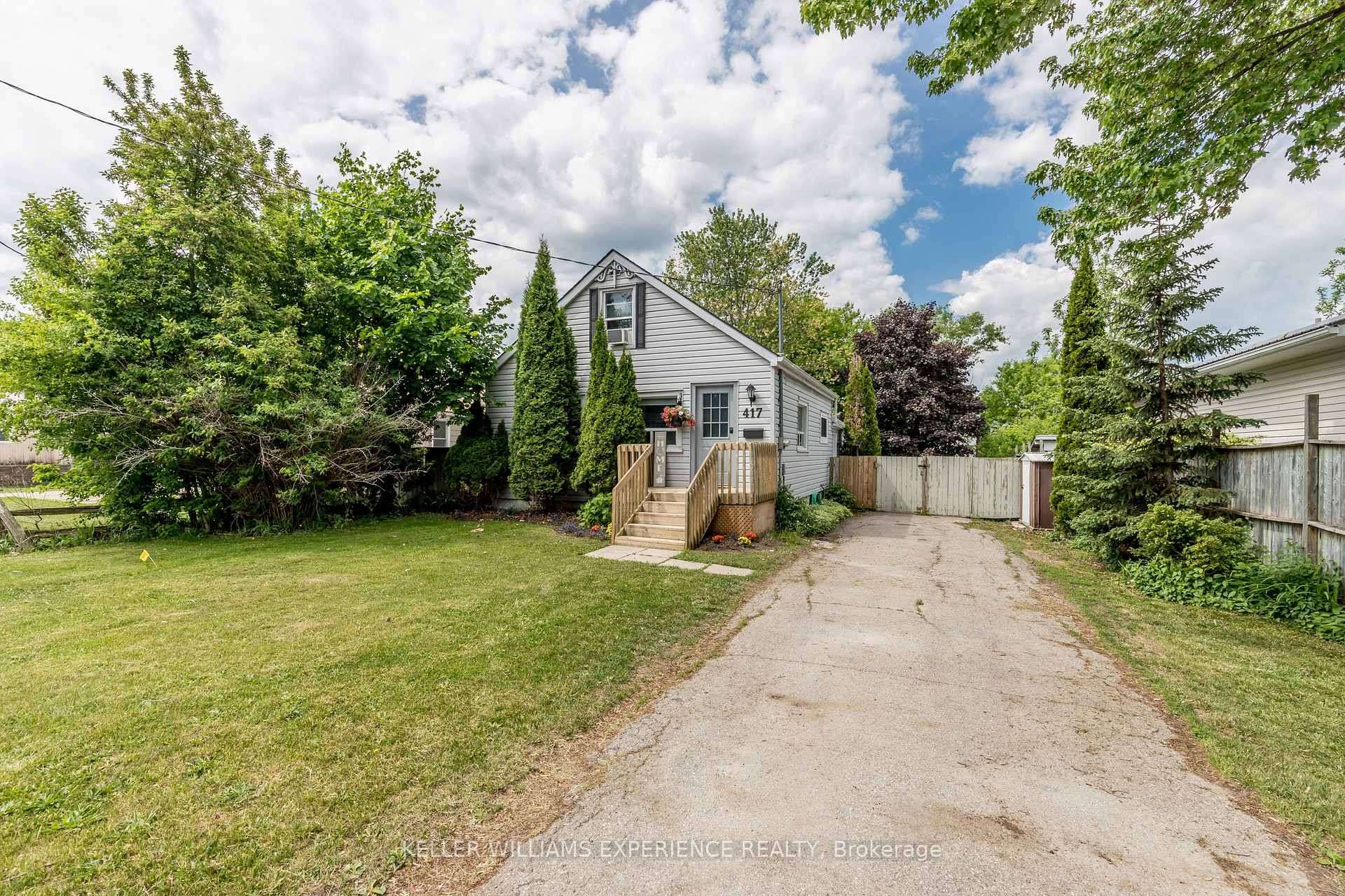 Photo 1 of 417 High Street, Orillia — HOMEH