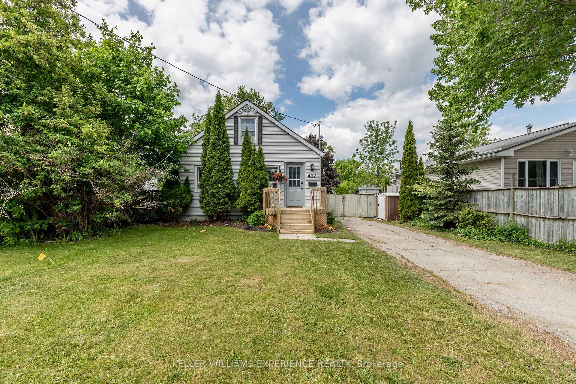 Photo 2 of 417 High Street, Orillia — HOMEH