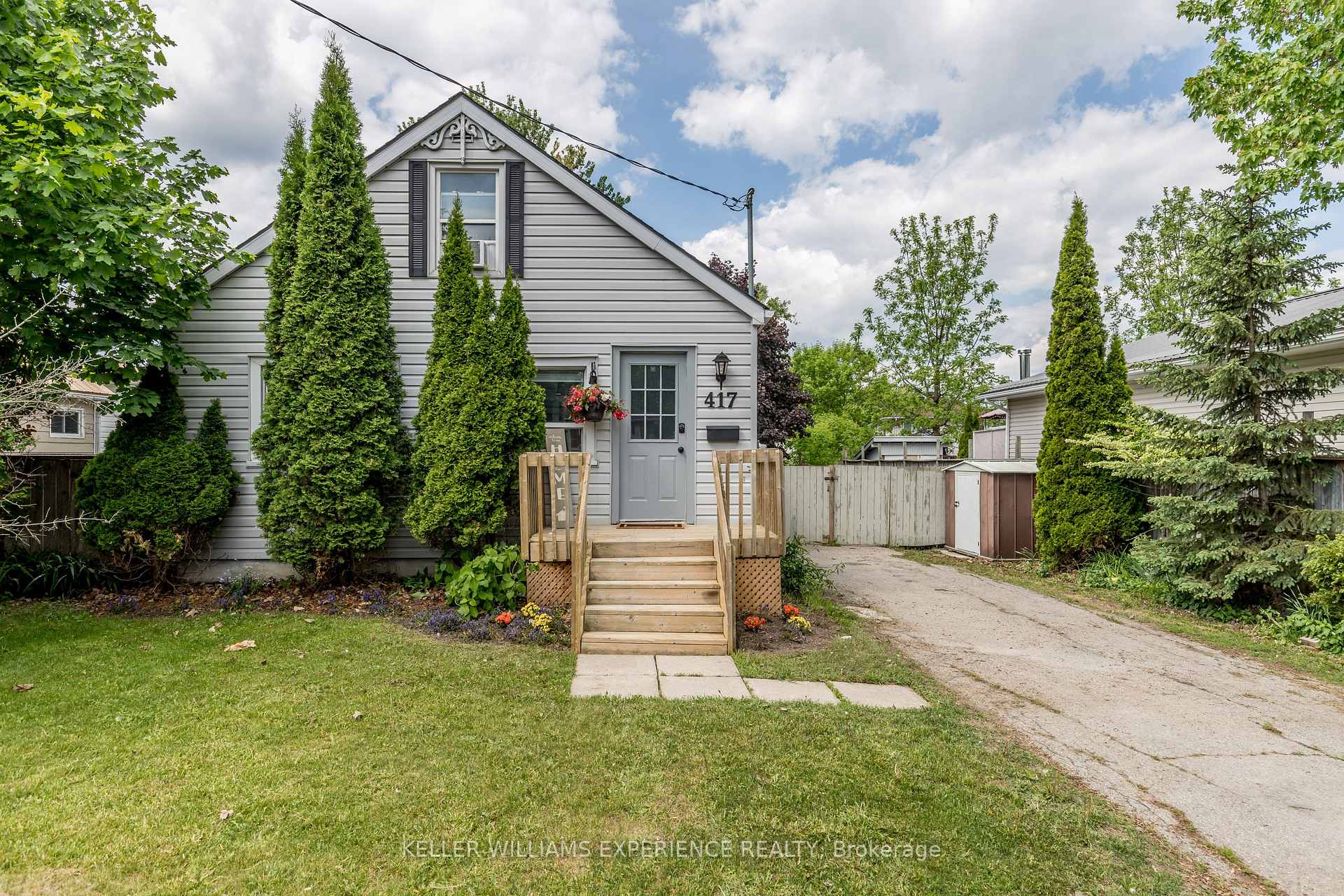 Photo 3 of 417 High Street, Orillia — HOMEH
