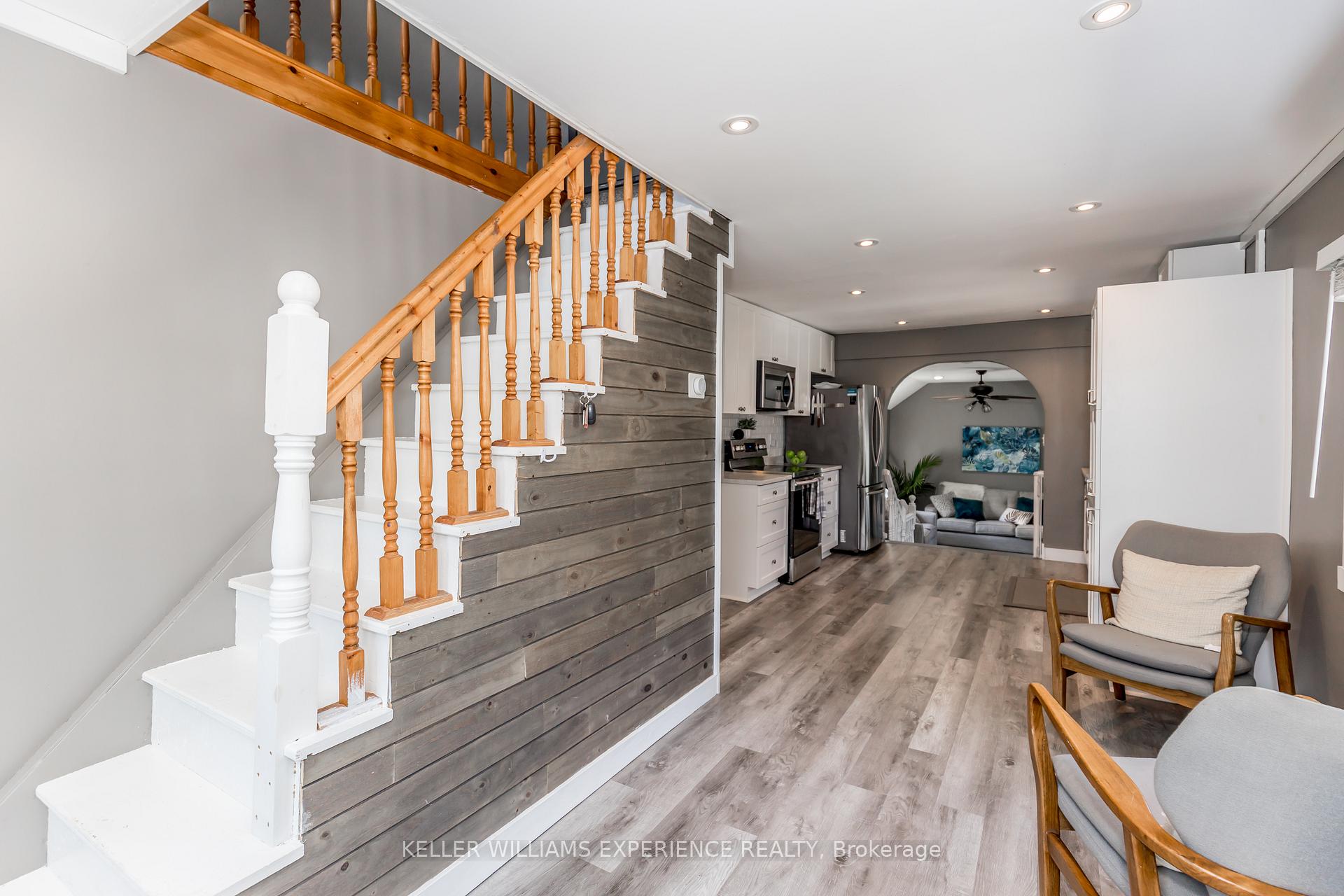 Photo 5 of 417 High Street, Orillia — HOMEH