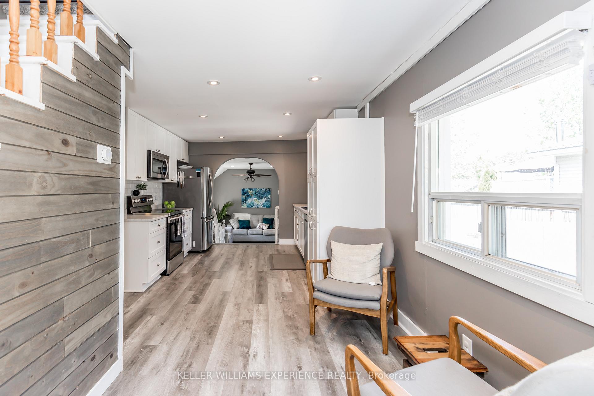 Photo 6 of 417 High Street, Orillia — HOMEH