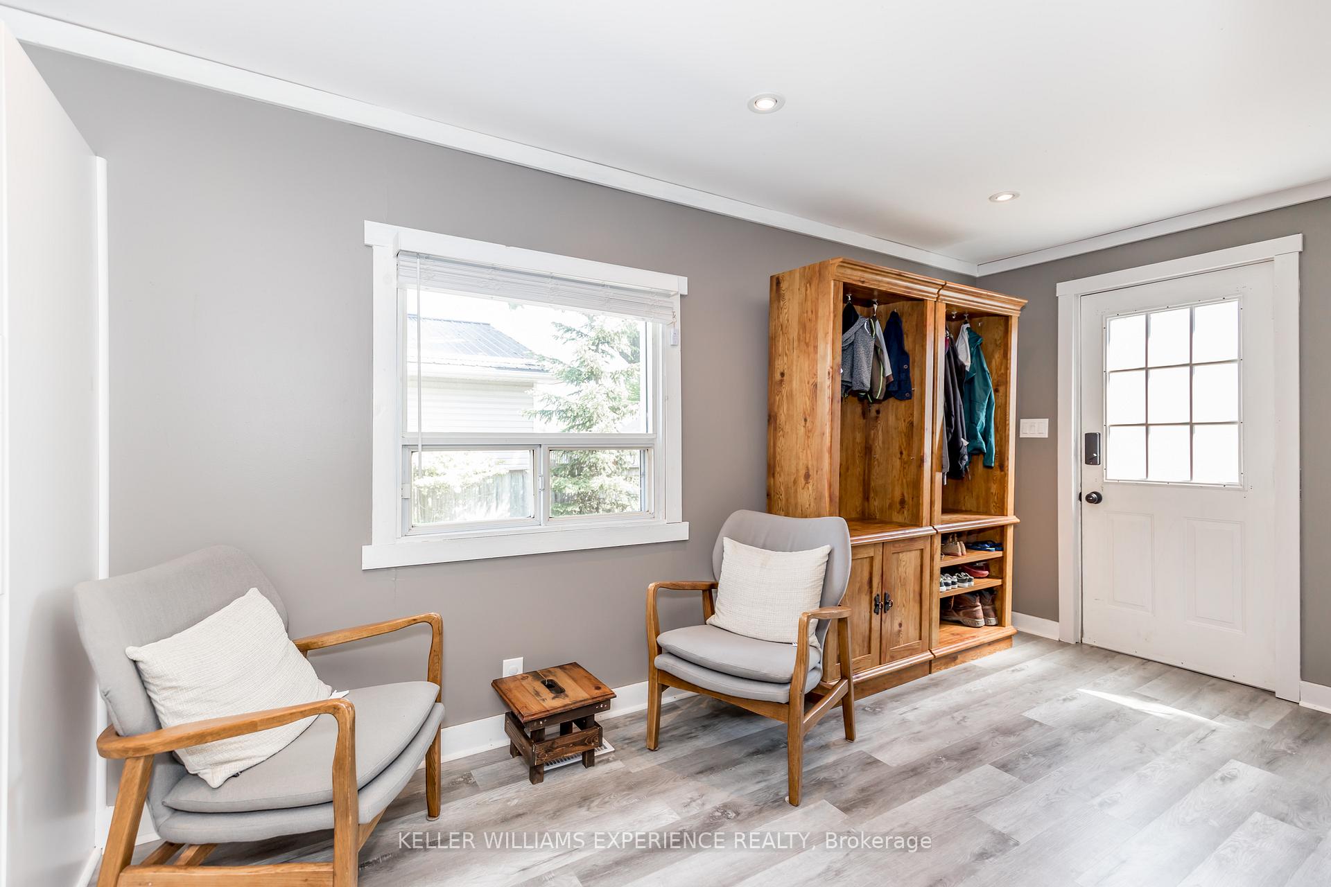 Photo 9 of 417 High Street, Orillia — HOMEH