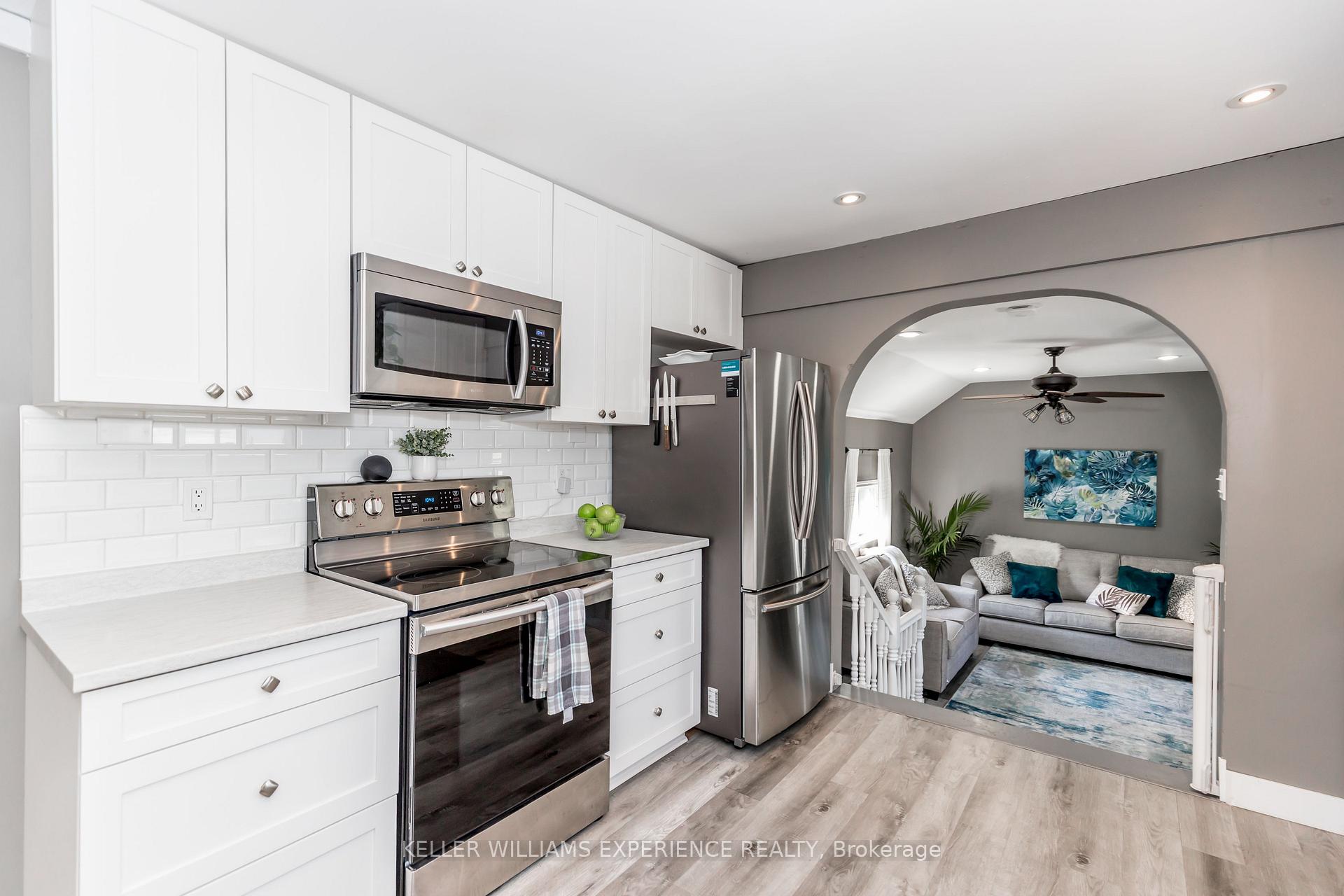Photo 12 of 417 High Street, Orillia — HOMEH