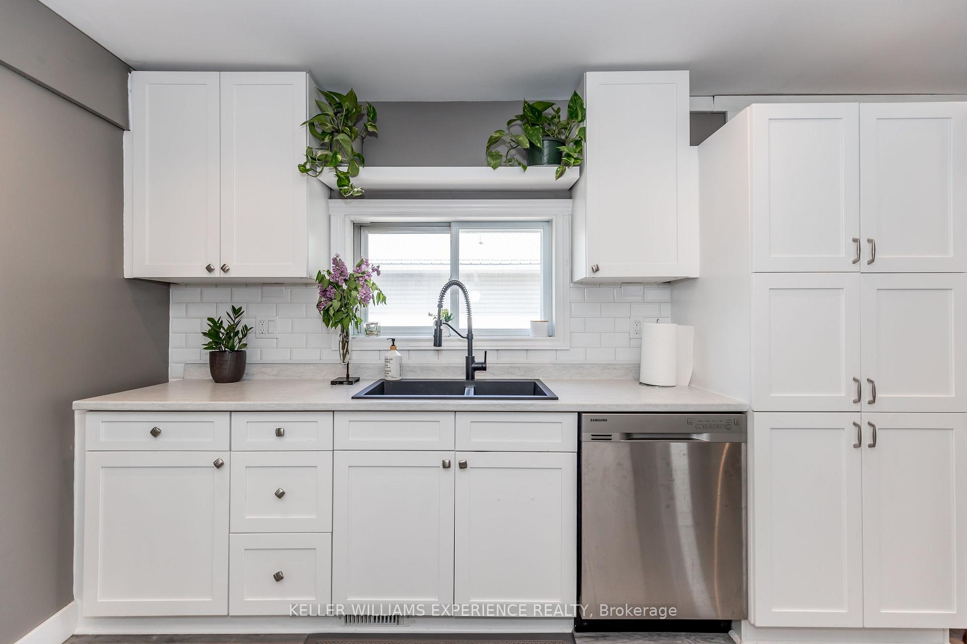 Photo 13 of 417 High Street, Orillia — HOMEH