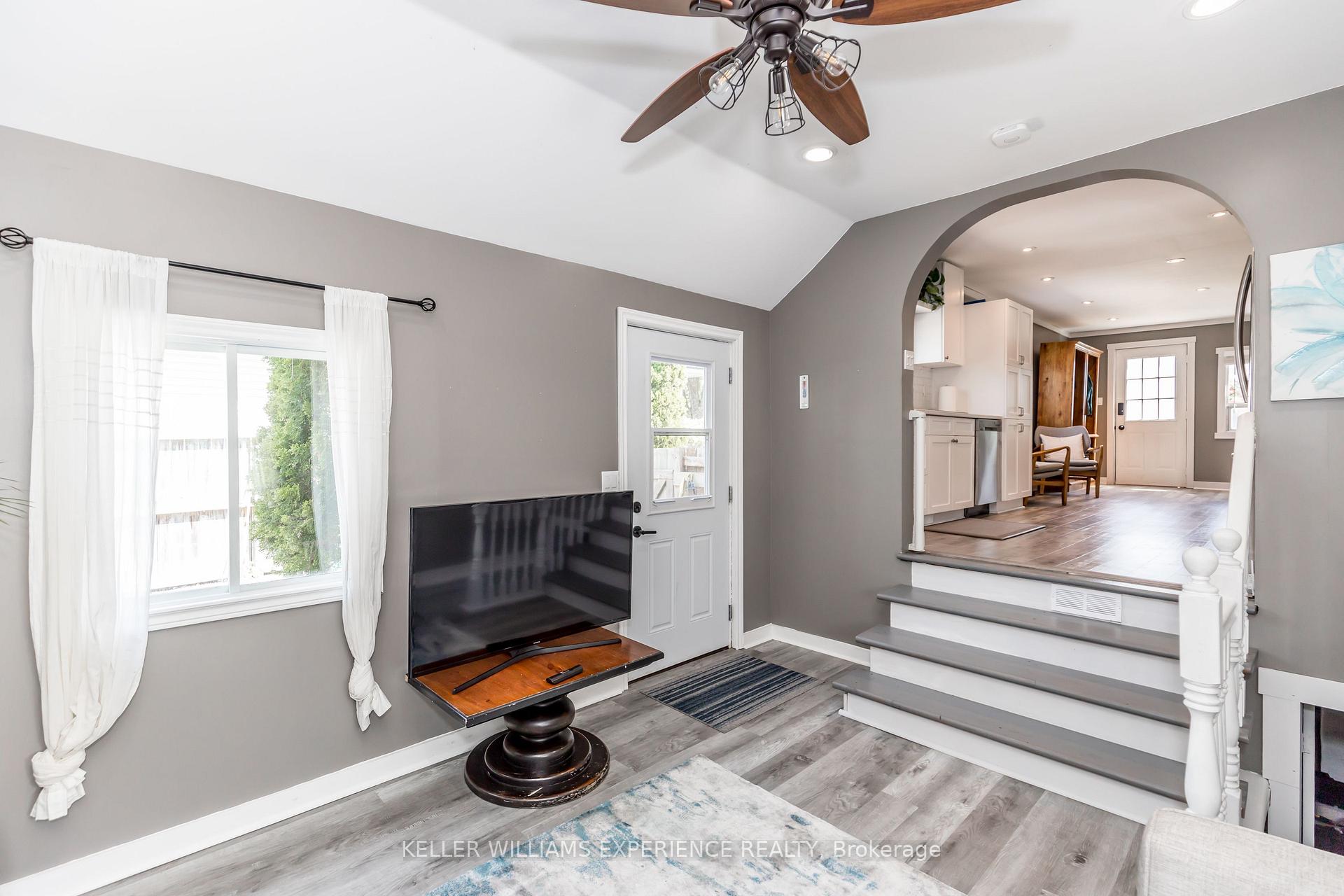 Photo 17 of 417 High Street, Orillia — HOMEH