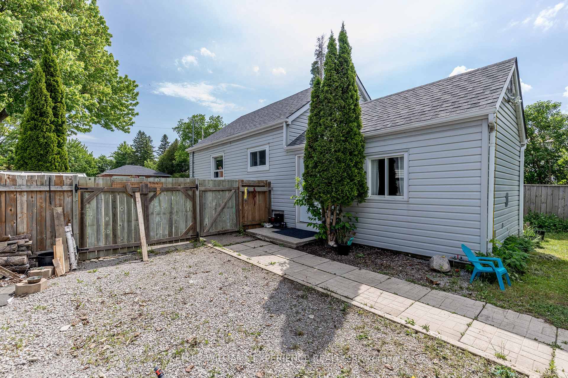 Photo 33 of 417 High Street, Orillia — HOMEH