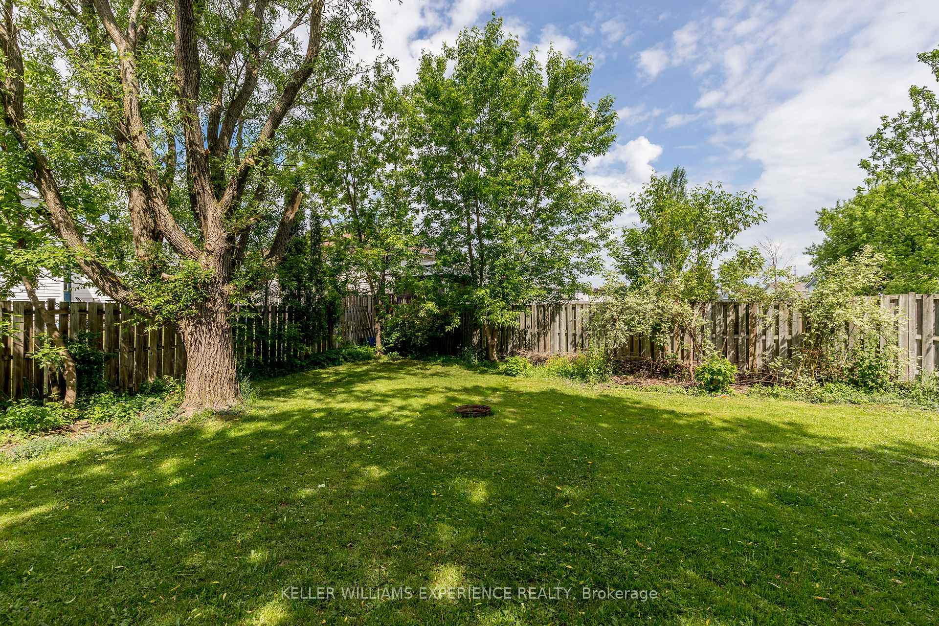 Photo 40 of 417 High Street, Orillia — HOMEH
