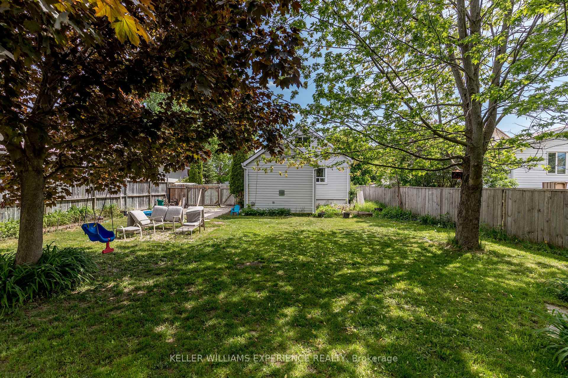 Photo 43 of 417 High Street, Orillia — HOMEH