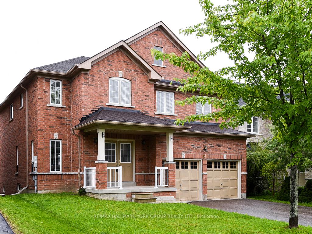 Front of 92 Memorial Gardens Way