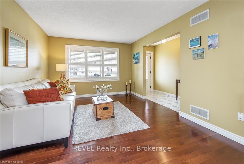 Photo 4 of 307 Beckett Cr, Pelham, Fonthill — HOMEH