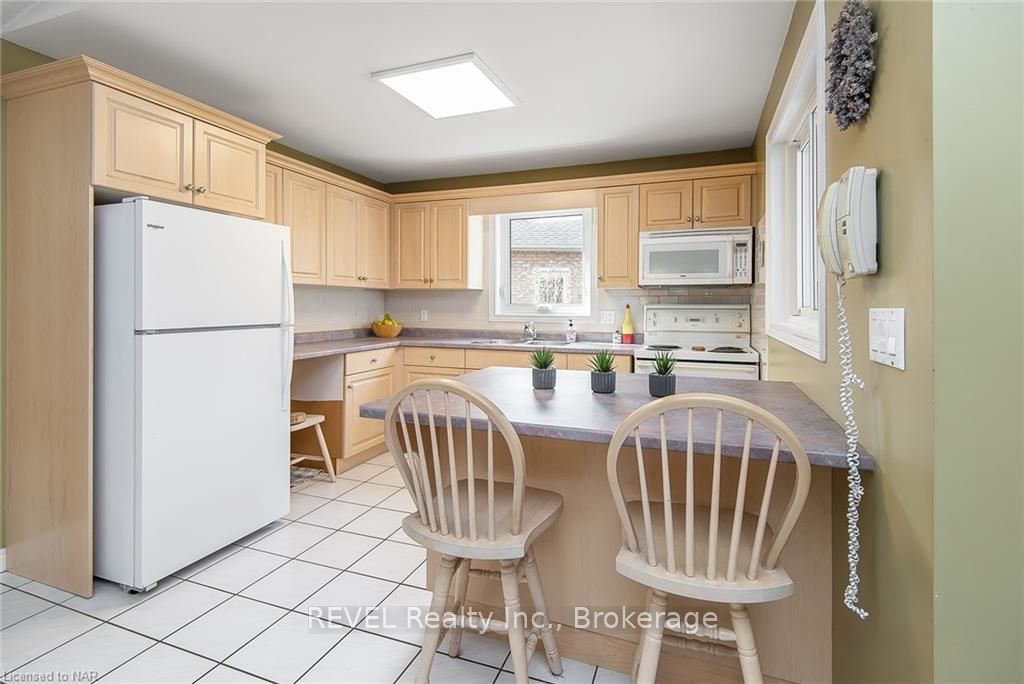 Photo 9 of 307 Beckett Cr, Pelham, Fonthill — HOMEH