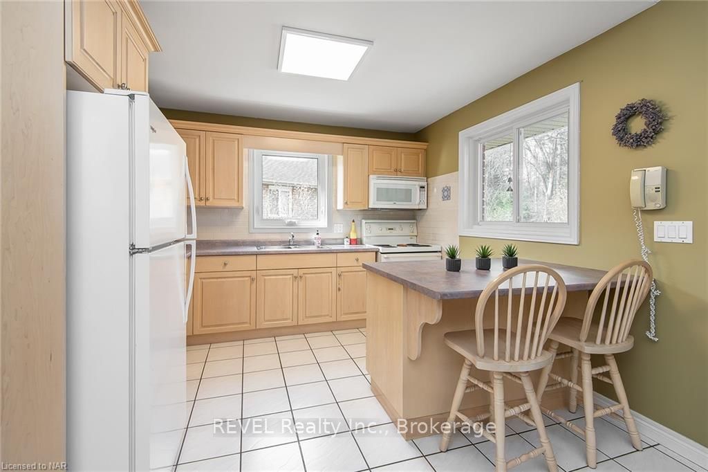 Photo 10 of 307 Beckett Cr, Pelham, Fonthill — HOMEH