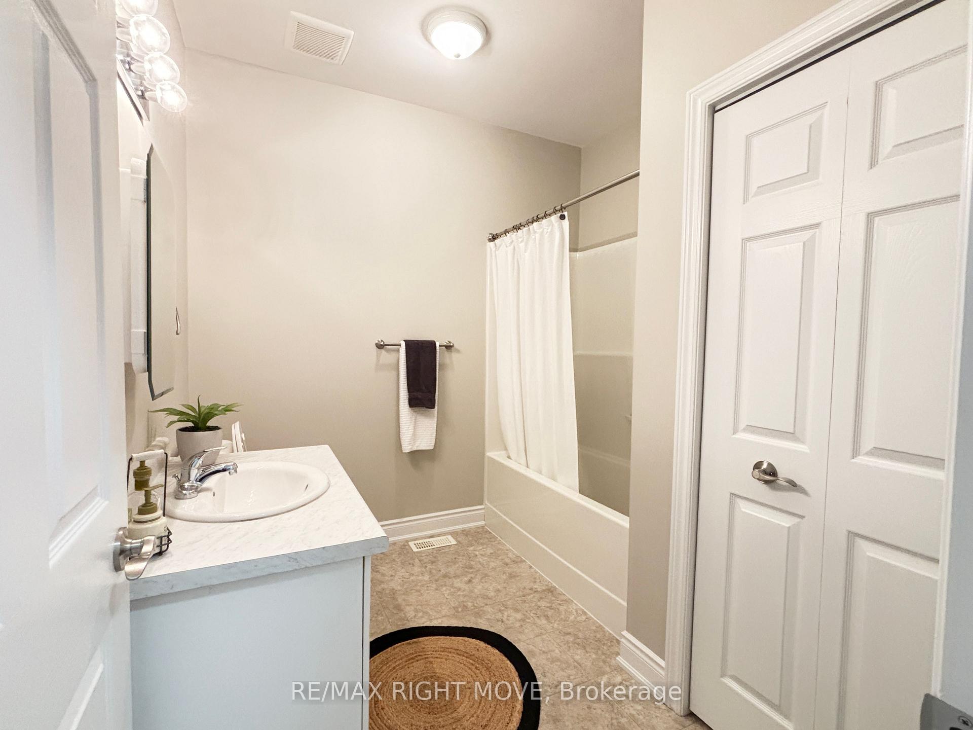 Photo 4 of 198 Lucy Lane, Orillia — HOMEH