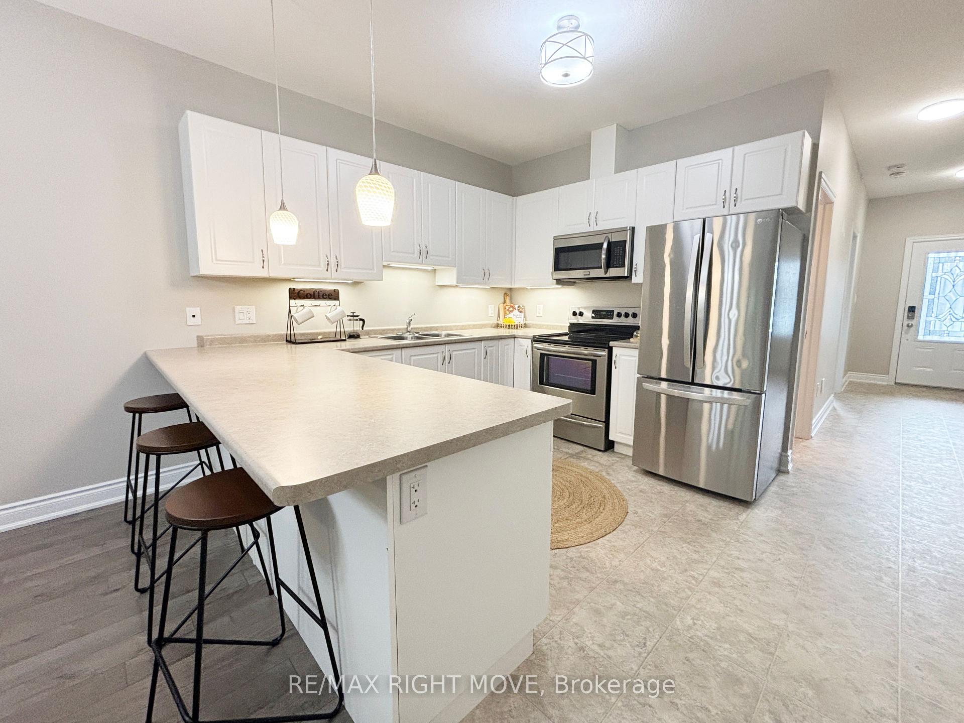 Photo 7 of 198 Lucy Lane, Orillia — HOMEH