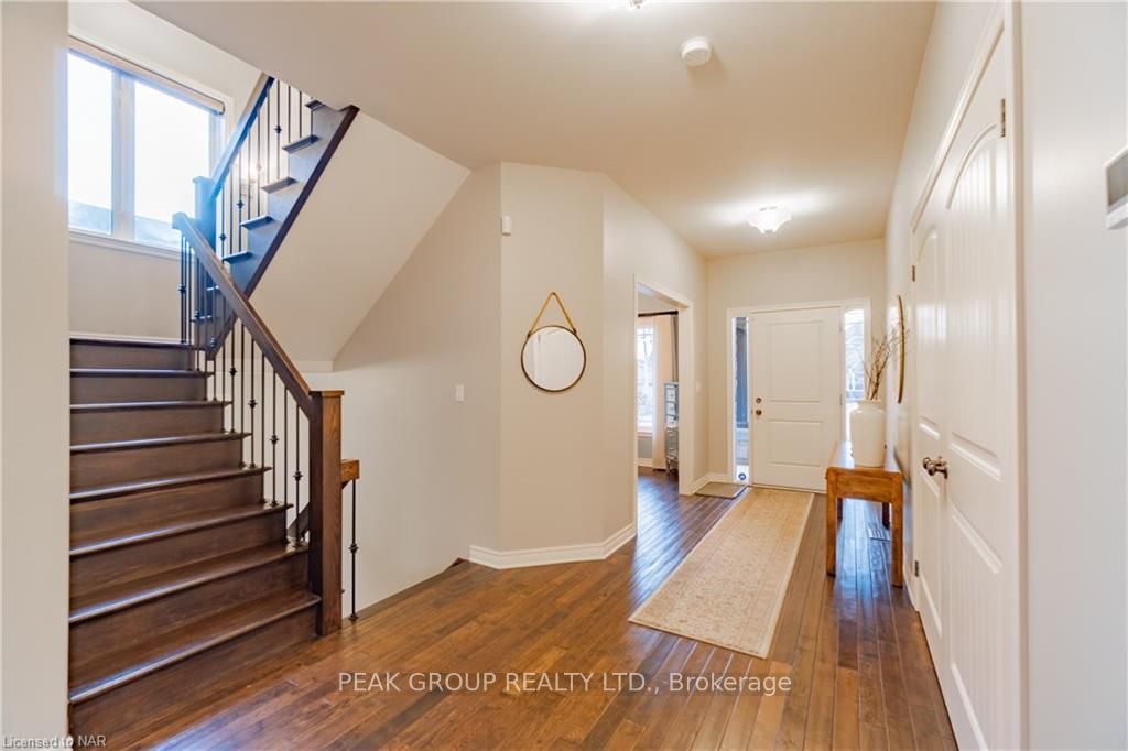 Photo 7 of 19 Merritt Road, Pelham, Fonthill — HOMEH