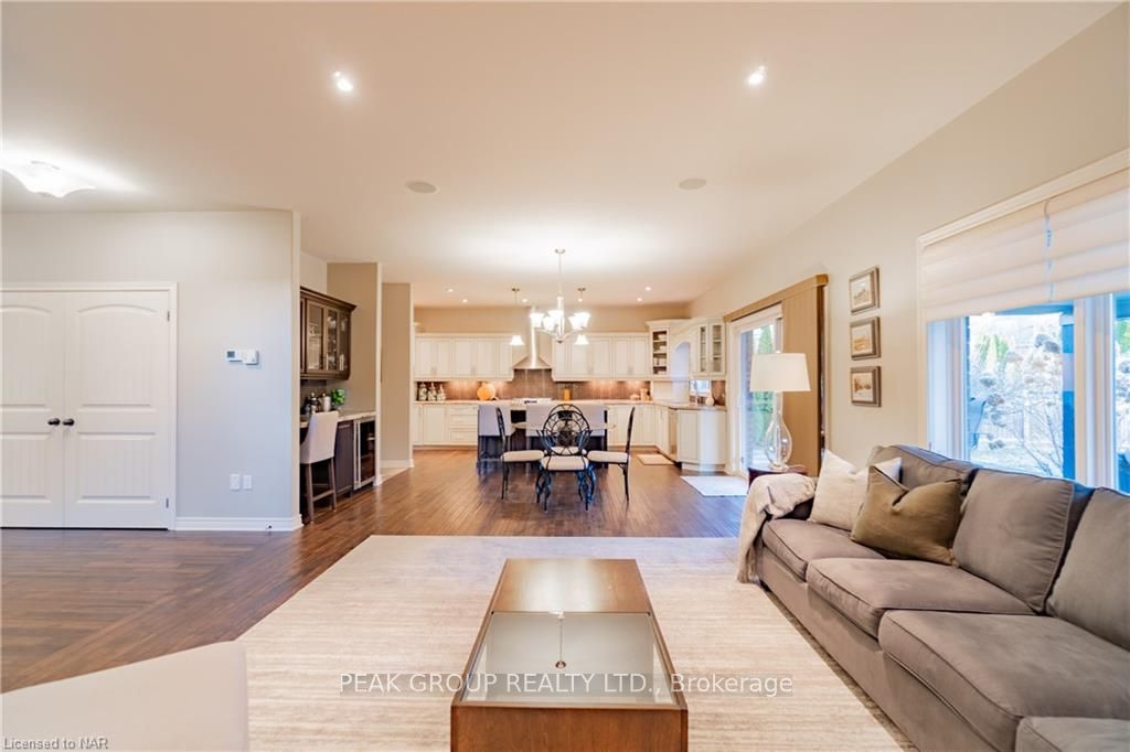 Photo 10 of 19 Merritt Road, Pelham, Fonthill — HOMEH