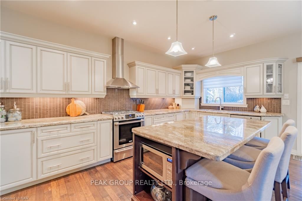 Photo 12 of 19 Merritt Road, Pelham, Fonthill — HOMEH